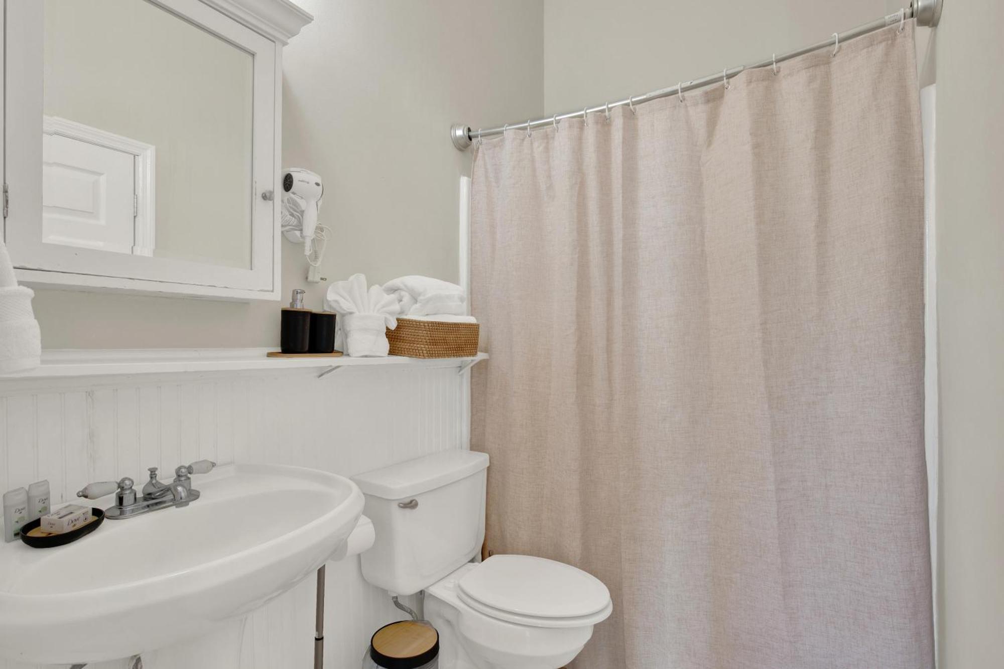Crawford Square Hideaway *